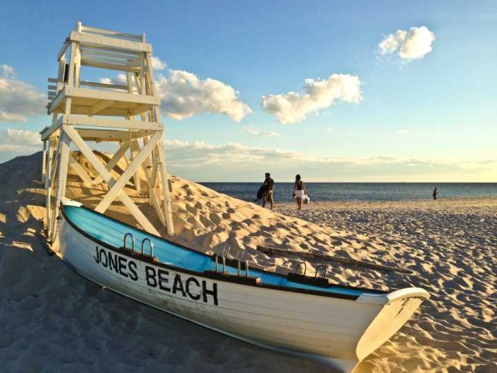 Police disperse crowd of 500 teens after fights at Jones Beach