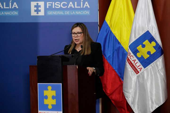 Cuestionada corte de Guatemala pide detención de exministro y fiscal general de Colombia