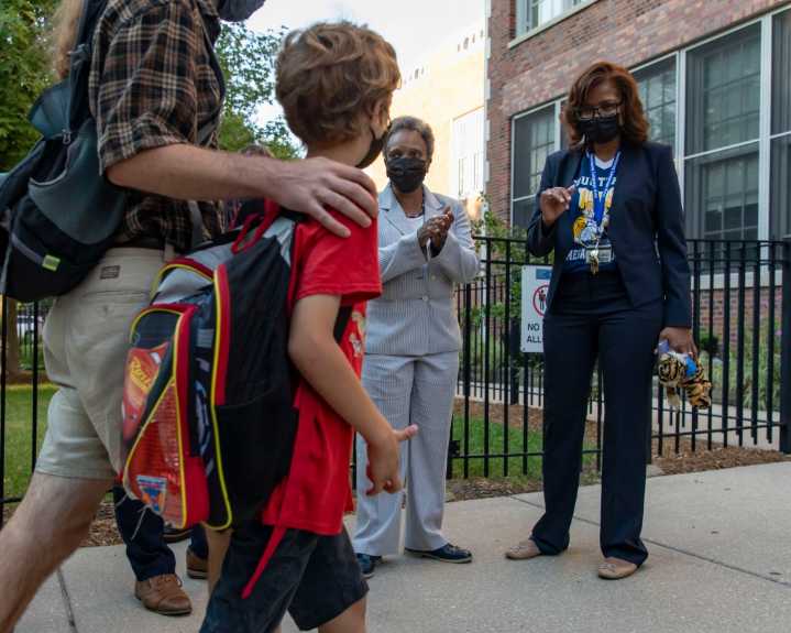 Chicago School Board down to three interim chief candidates