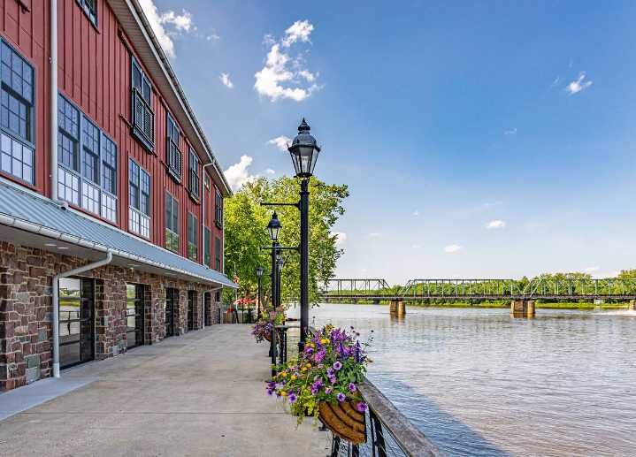 One Of The Northeast’s Best Small Towns Is Hiding Just 90 Minutes Outside NYC
