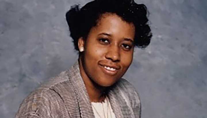 Dee Bey, business owner and helper to many, dies at 64