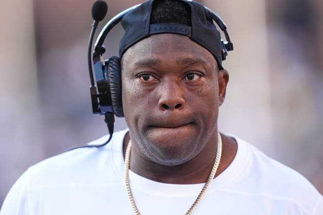 Warren Sapp Lashes Out at NFL’s Disregard for Fans After Deion Sanders Exposes League’s $250K Sham NFL royalty and current Colorado assistant coach Warren Sapp's remark on the league's alienating move