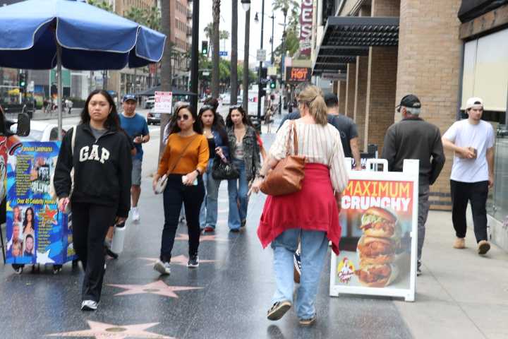 ‘Los aranceles de Trump han espantado al turismo’ en Los Ángeles