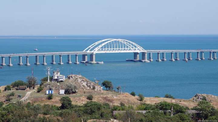 Ucrania realiza nueva “operación especial” y daña puente en Crimea que conecta con Rusia