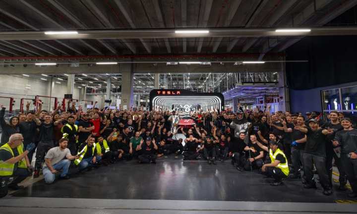 Tesla announces massive new achievement with 8 million cars produced