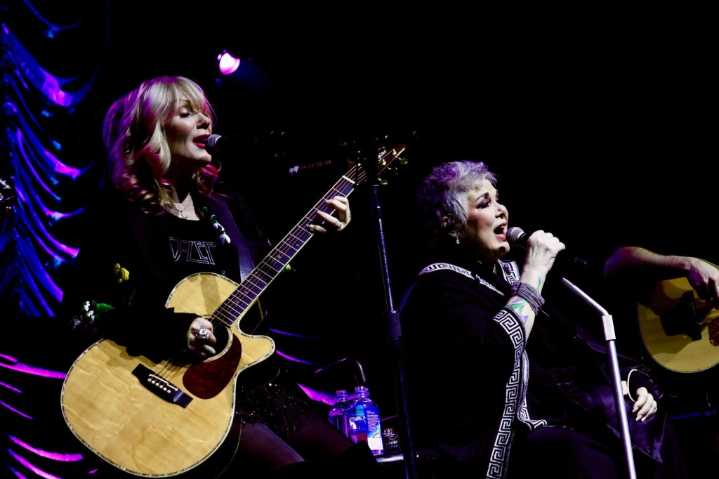 Heart beats strong for intimate Fox Theatre show