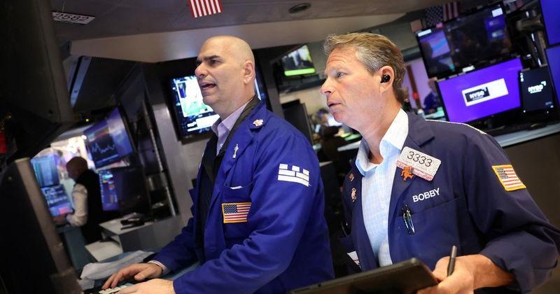 US stock index futures extend gains after May nonfarm payrolls data