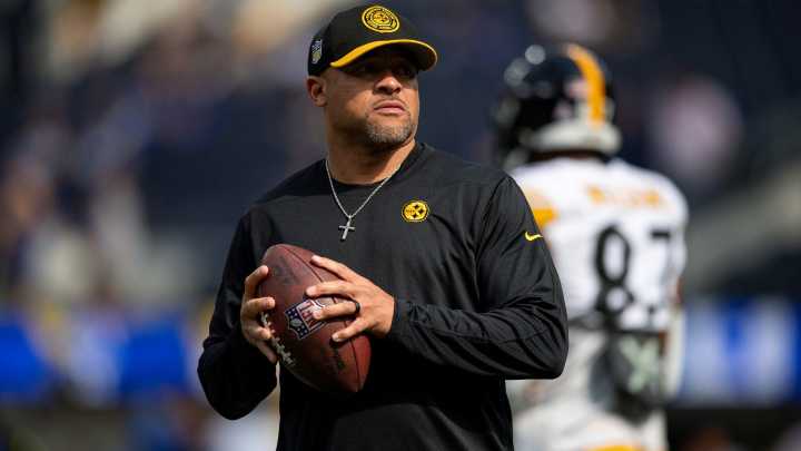 NFL coach Eddie Faulkner brings football camp back to hometown Muncie
