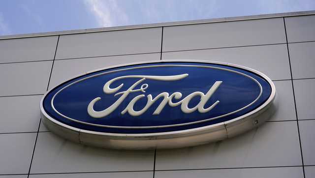 Ford recalls 492,145 Explorers for door trim defect