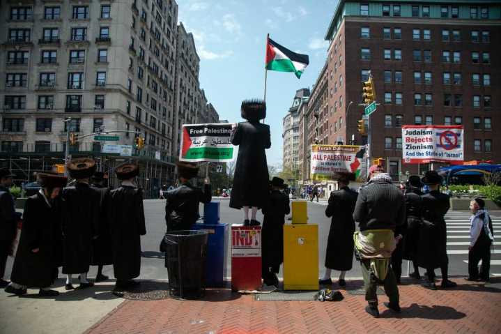 Hamas didn't need chat rooms to direct campus protesters