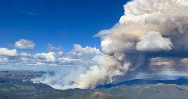 Canadian wildfire smoke causes 'very unhealthy' conditions in American Midwest and reaches Europe