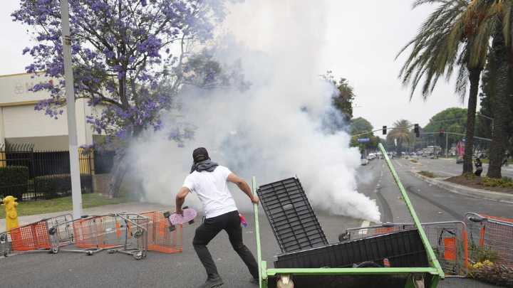 ¿Qué pasó en Paramount? Redadas migratorias provocan caos y nuevos enfrentamientos