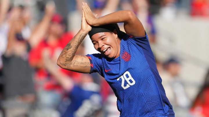 USWNT, Chelsea's Mia Fishel in talks with NWSL clubs