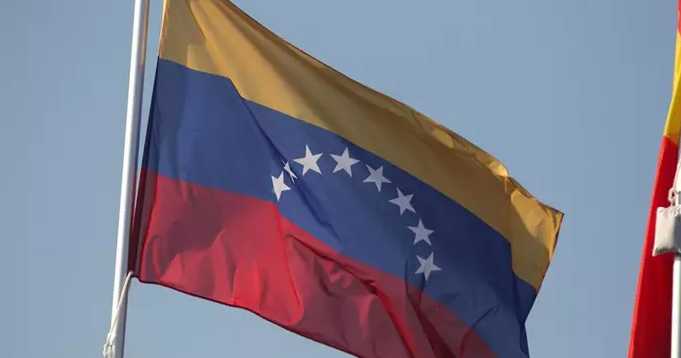 Venezuela emite alerta máxima y pide a sus ciudadanos abandonar EE.UU.