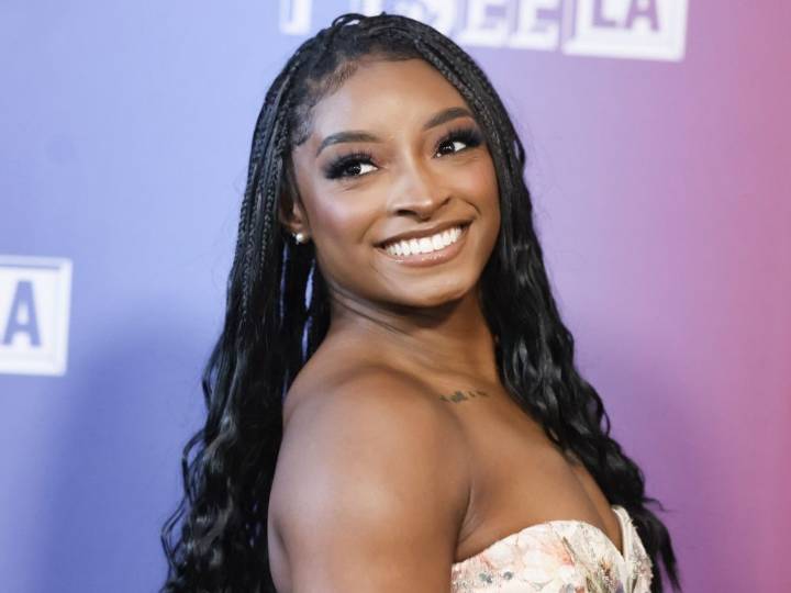 Simone Biles apologizes to Riley Gaines in transgender feud