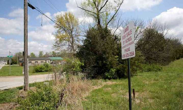UA orders homeless camp to clear out; Fayetteville mayor sets Sunday meeting on issue