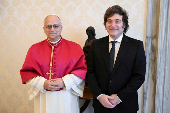 Milei meets Pope Leo, confirms visit to Argentina