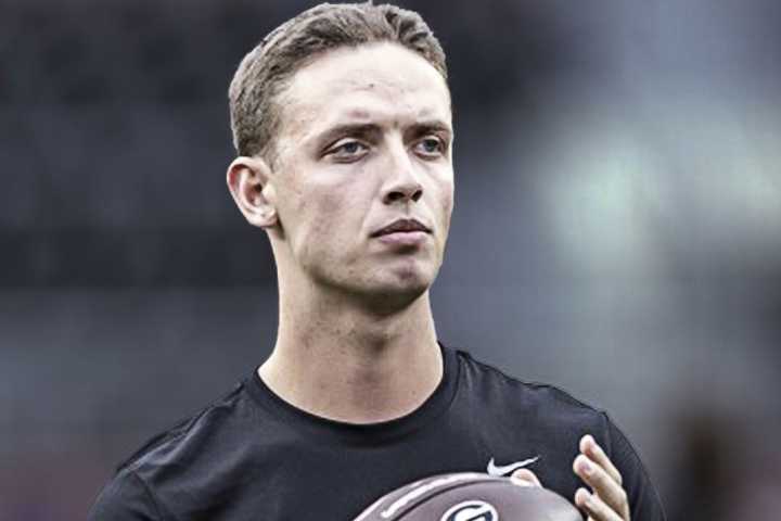Miami Insider Drops Big Carson Beck Truth From Georgia Season After Former QB Confirmed Locker Room Tensions Carson Beck gets majorly defended by Miami Insiders over the past year's blunders with the 