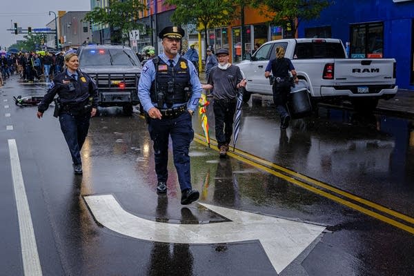 Minneapolis leaders call for review of police role in federal search on Lake Street