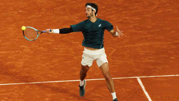 Lorenzo Musetti Experiences Mixed Feelings After Roland Garros Semifinal Retirement Against Carlos Alcaraz