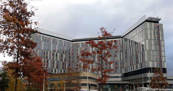 NHS chiefs gave £250k bonus to firm behind infection scandal QEUH hospital