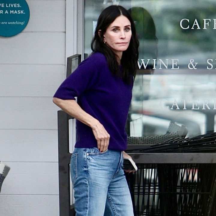 Courteney Cox Knows This Chic Trainer Colour Looks Much More Expensive Than White
