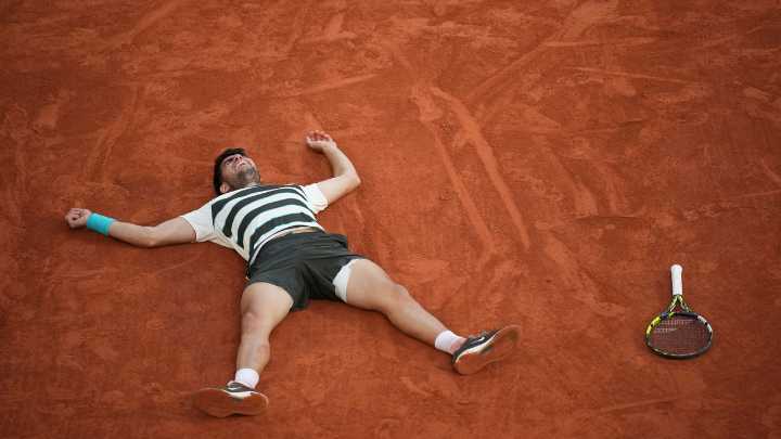 Carlos Alcaraz wins French Open final in five sets after saving 3 match points against Jannik Sinner