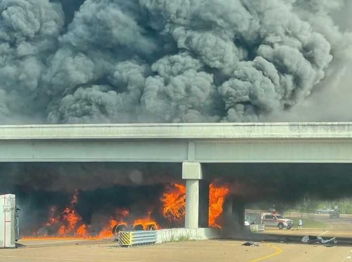 Grave accidente en Highway 45 moviliza a múltiples agencias