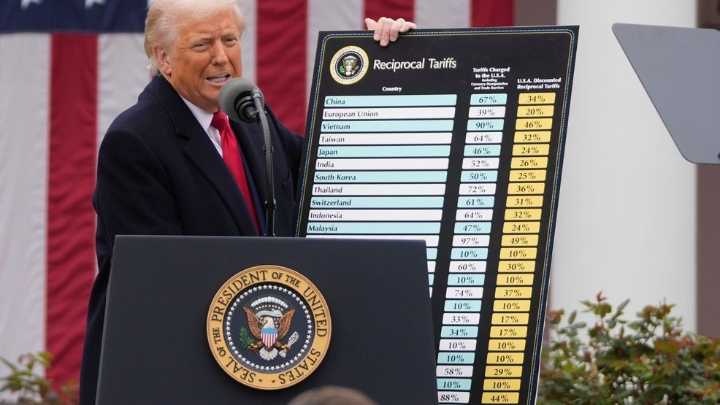 Trump warns of economic ruin if courts rule against tariffs