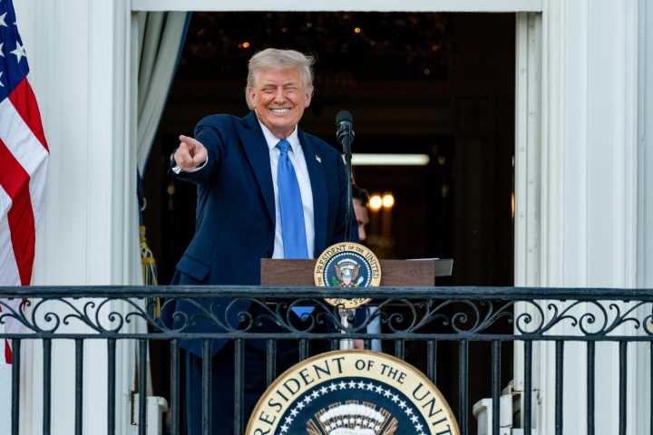 Trump prohíbe ingreso a EE.UU. de nuevos estudiantes extranjeros de Harvard