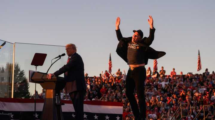 Timeline: Elon Musk & President Trump’s bromance in photos over the years