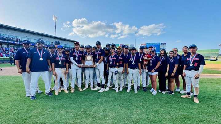 'We gave everything we had' | Atascocita Eagles fall short in historic state championship run