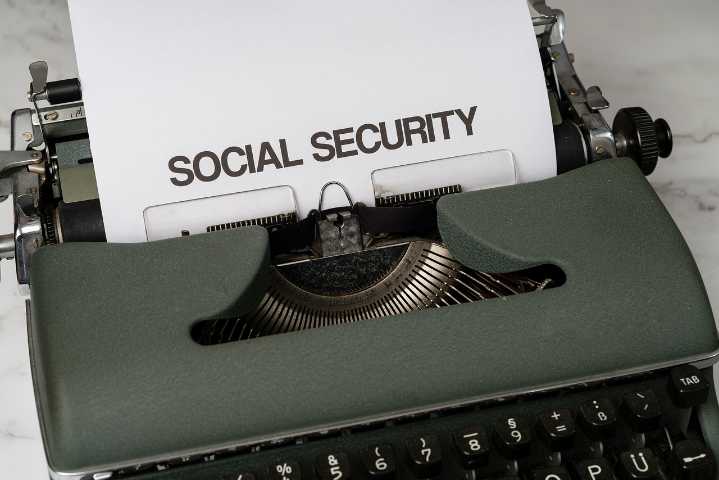 Corte Suprema permite a DOGE acceder a datos sensibles de millones de beneficiarios del Seguro Social