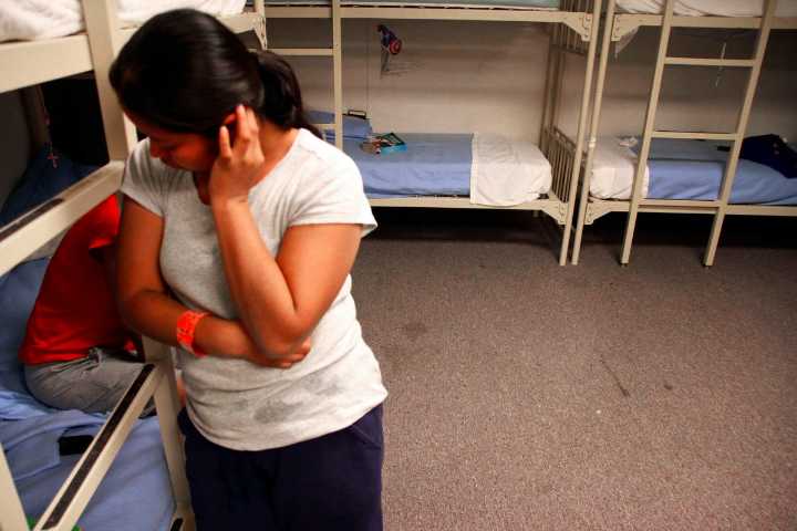 Pareja busca casarse dentro de una cárcel migratoria de EE.UU. para evitar la deportación