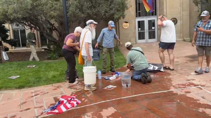 Agentes de migración detienen a la familia del sospechoso del ataque en Colorado