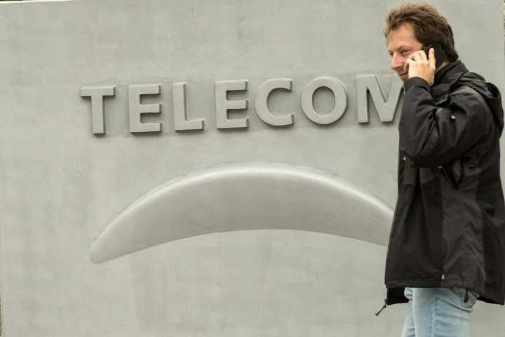 La justicia argentina revoca la medida de Milei que impedía la fusión de Telecom y Telefónica