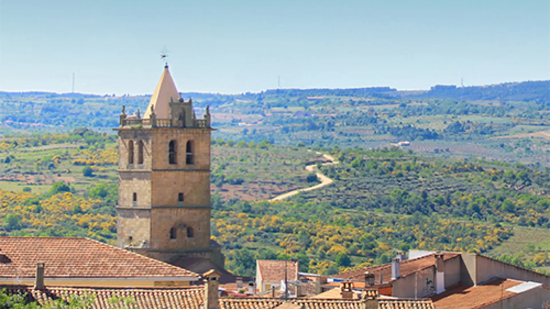El bonito pueblo de Salamanca junto al río Duero que es perfecto para los amantes de la naturaleza