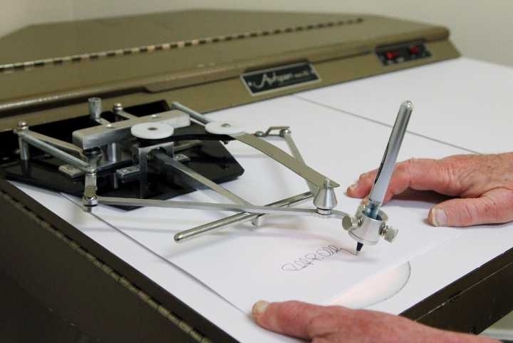 Trump ordena investigar indultos concedidos por Biden y su uso de bolígrafo de firma automática