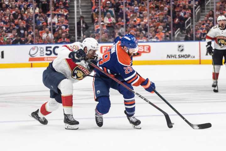 Florida Panthers rally behind Tomas Nosek after penalty in OT