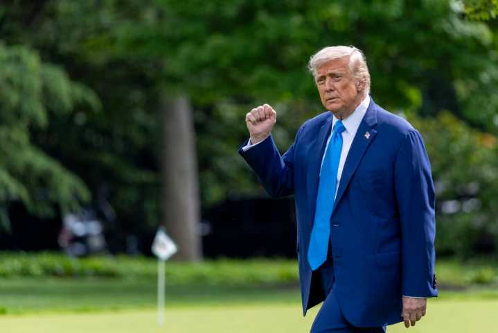 Trump firma una orden ejecutiva para reducir la “amenaza creciente” de los drones en EE.UU.