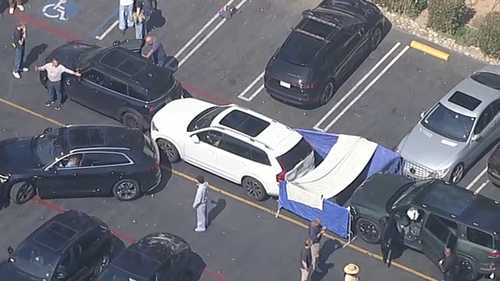 Choque violento en cadena en la escuela Campbell Hall deja una persona muerta en Studio City