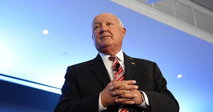 U.S. ambassador Pete Hoekstra says Canada's economic hopes align with Trump's goals