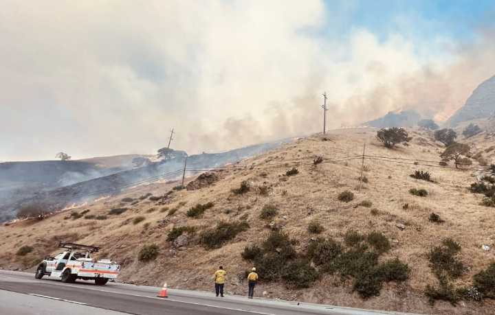 Brush fire along 5 Freeway on Grapevine in Kern County is halted