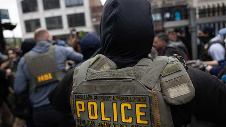 What’s behind recent Chicago immigration arrests?