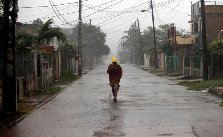 El Gobierno de EE.UU. alega que su agencia climática está lista para la llegada de huracanes