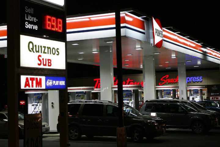 Activist investor Simpson Oil backs Parkland-Sunoco deal, while Engine to vote no