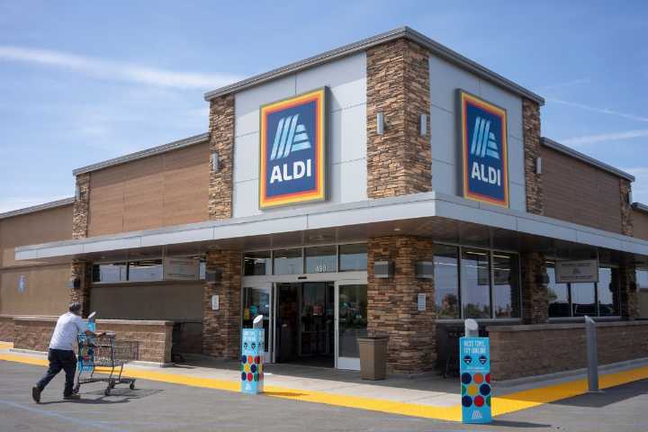 Aldi adapta su estrategia con rebajas en más de 400 productos este verano