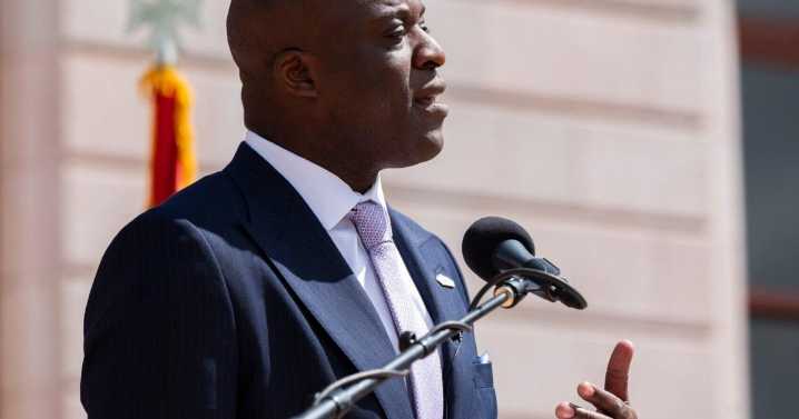 Mayor Mobolade leaves hospital after 2