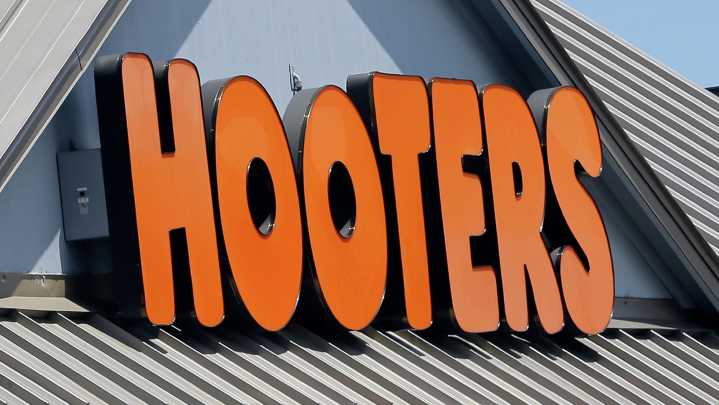 Texas loses 3 Hooters restaurants as chain abruptly closes 30 US locations