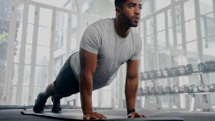 Plank Shoulder Taps Can Shrink Belly Fat Faster Than Crunches